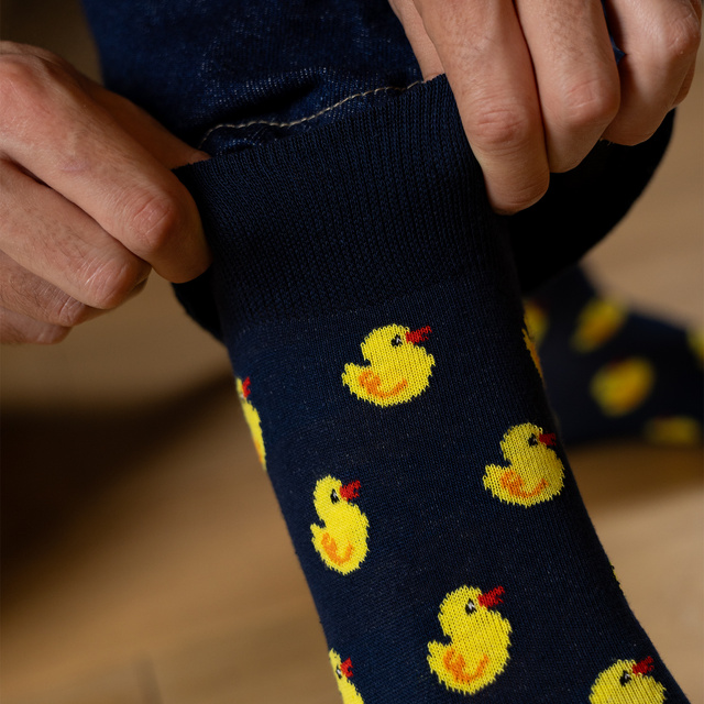 Colorful SOXO GOOD STUFF men's socks with ducklings